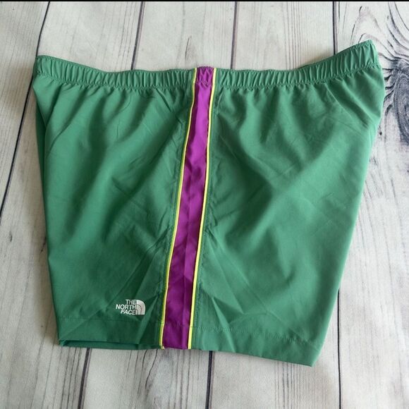 NWT!  THE NORTH FACE Circular Design Green/Purple Running Shorts Gym Hike Sz XXL - Picture 2 of 14